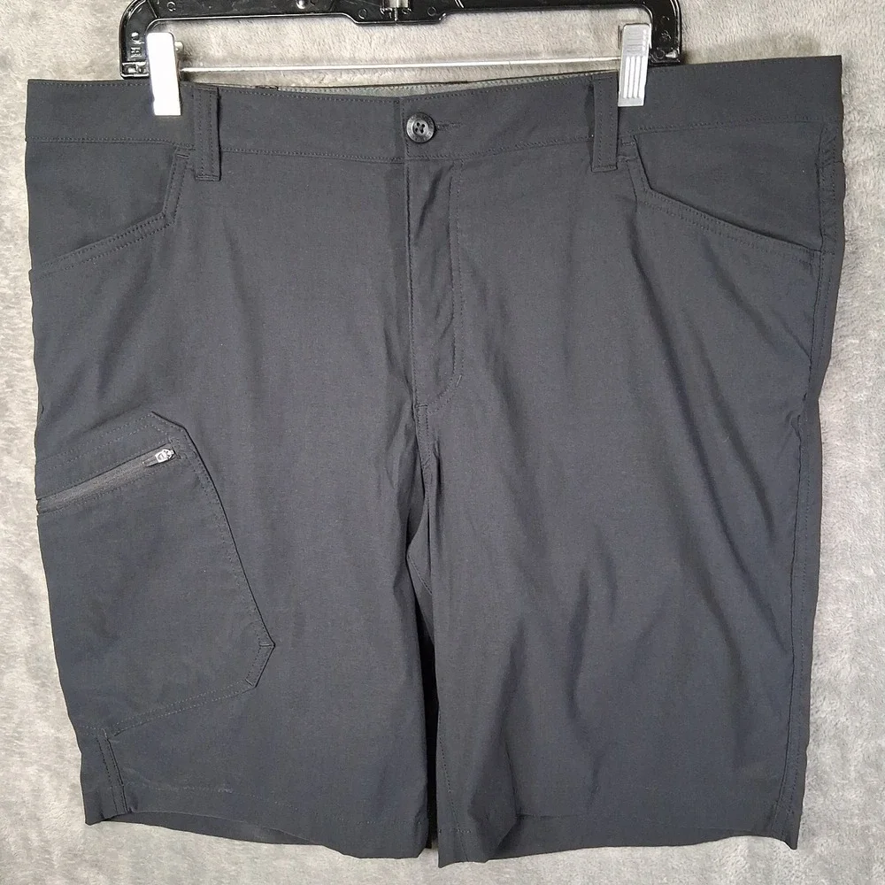 Eddie Bauer Rainier Cargo Shorts Men Size 40 X 10 Black Stretch Mid-Rise UPF DWR